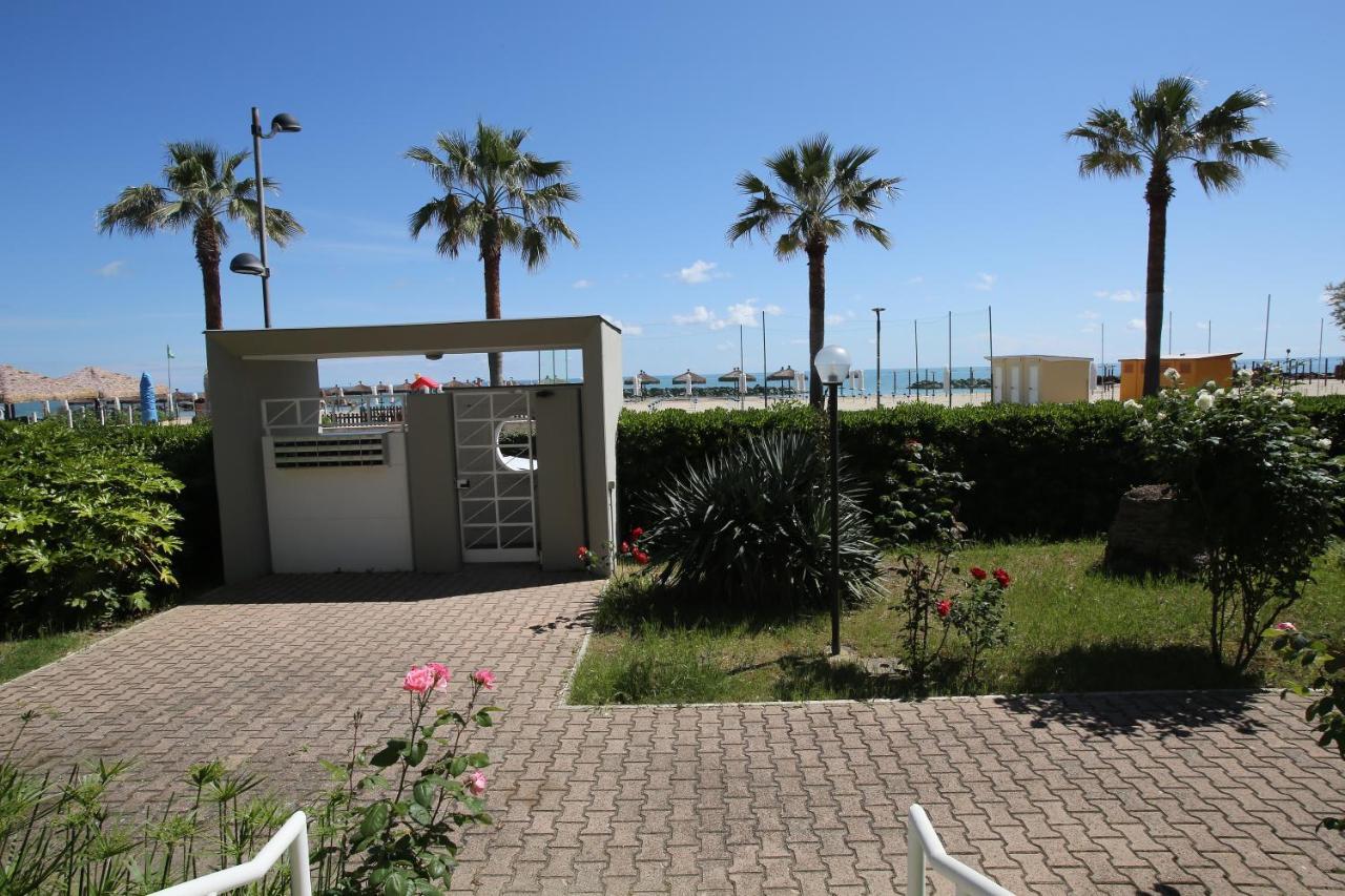Residence Le Palme Montesilvano Marina Exteriör bild