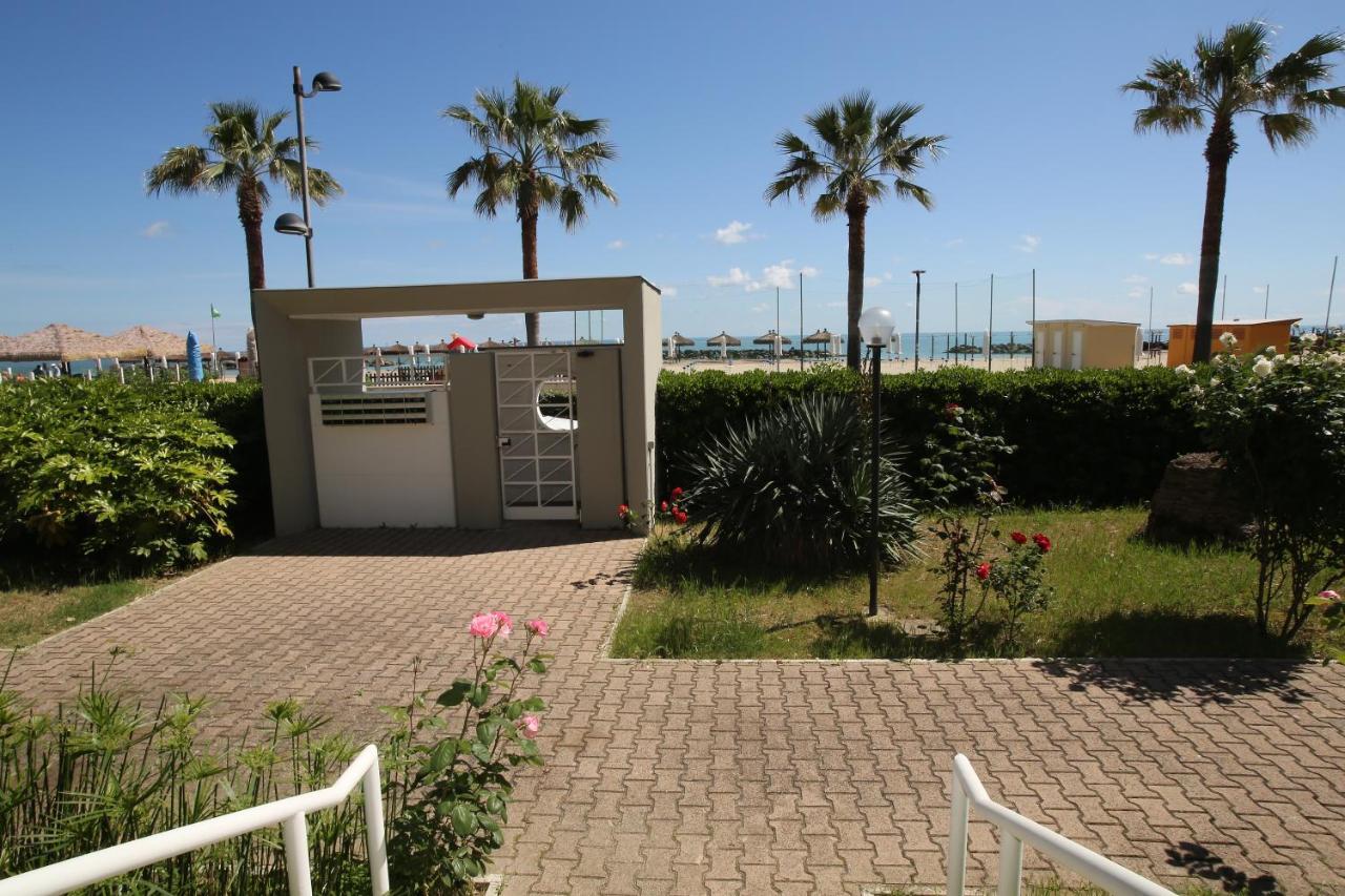 Residence Le Palme Montesilvano Marina Exteriör bild